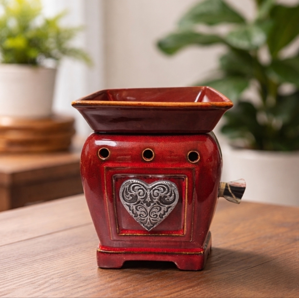 Scentsy Red Heartfelt Wax Warmer – Retired #15937 With Silver Inset